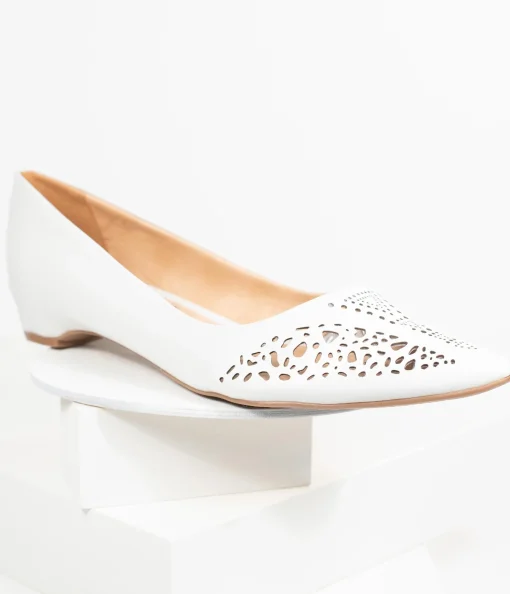 Chelsea Crew White Cutout Leather Sofia Flats