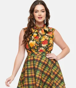 Retrolicious 1950s Dark Green Autumn Floral Cotton Bow Top