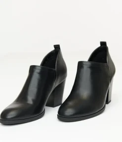 1970s Black Leatherette Ankle Booties