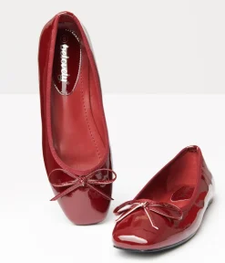 1960s Burgundy Patent Leatherette Flats