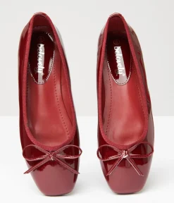 1960s Burgundy Patent Leatherette Flats