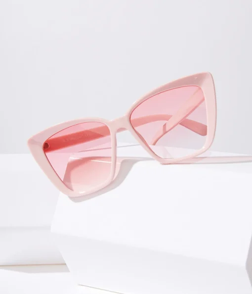 1970s Light Pink Square Cat Eye Oversized Sunglasses