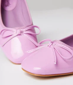 1960s Lilac Patent Leatherette Flats