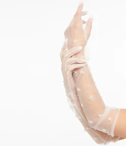 1950s White Floral Pearl Gloves