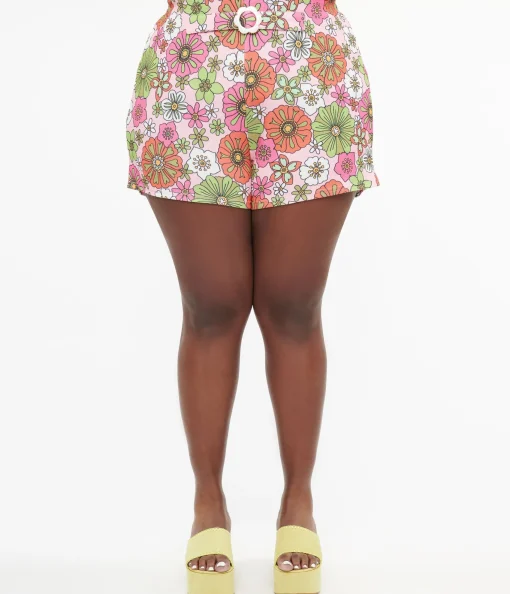 Smak Parlour Plus Size 1960s Pink Retro Bloom Shorts