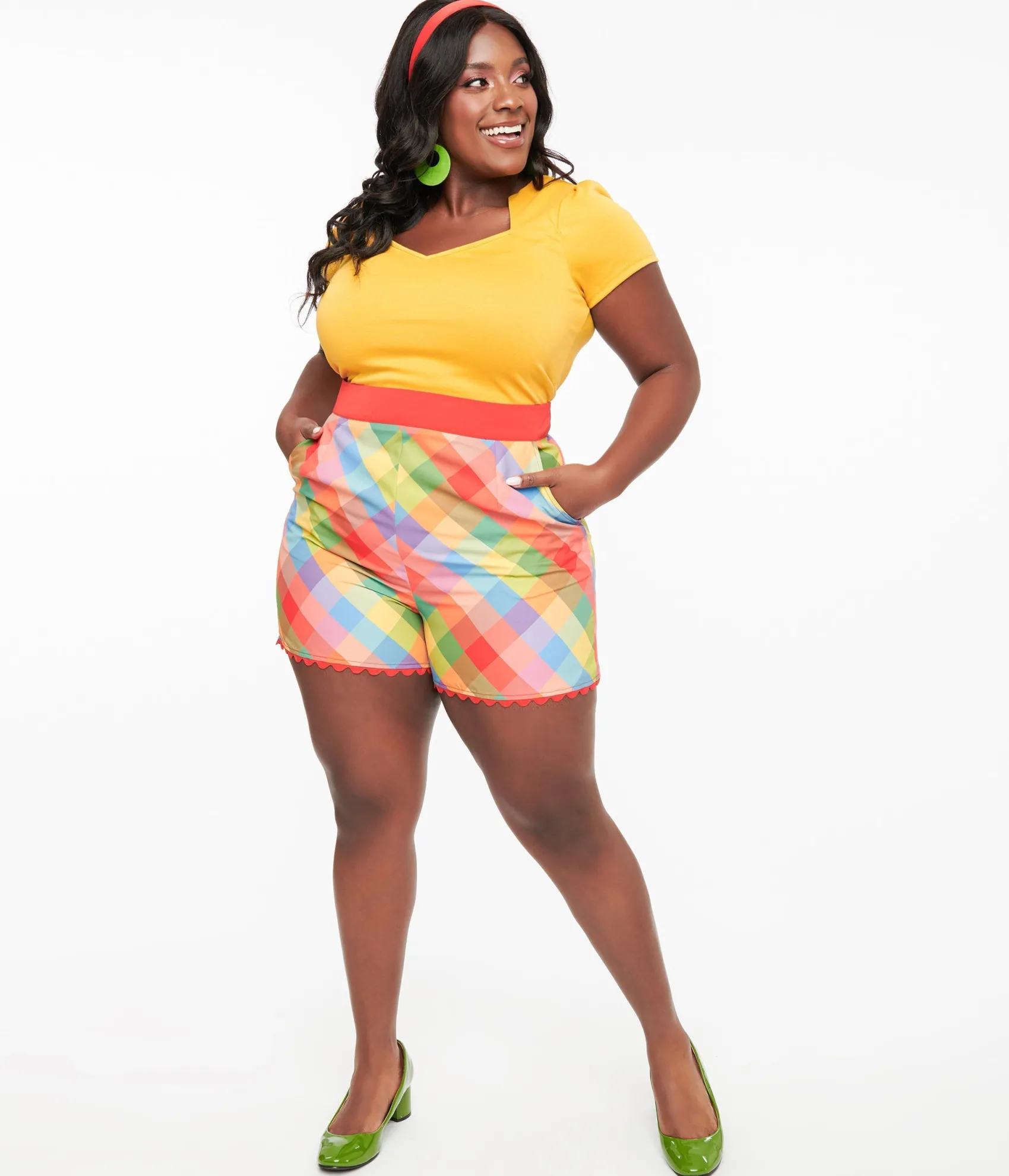 Unique Vintage Plus Size 1950s Rainbow Madras Plaid Scallop Trim Shorts