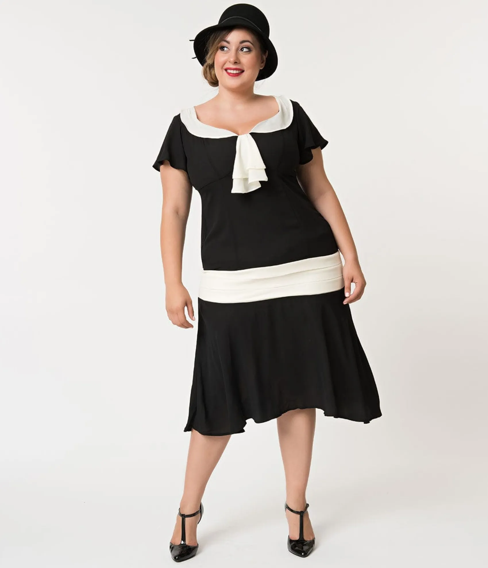 Unique Vintage Plus Size 1920s Black & Cream Wilshire Flapper Day Dress