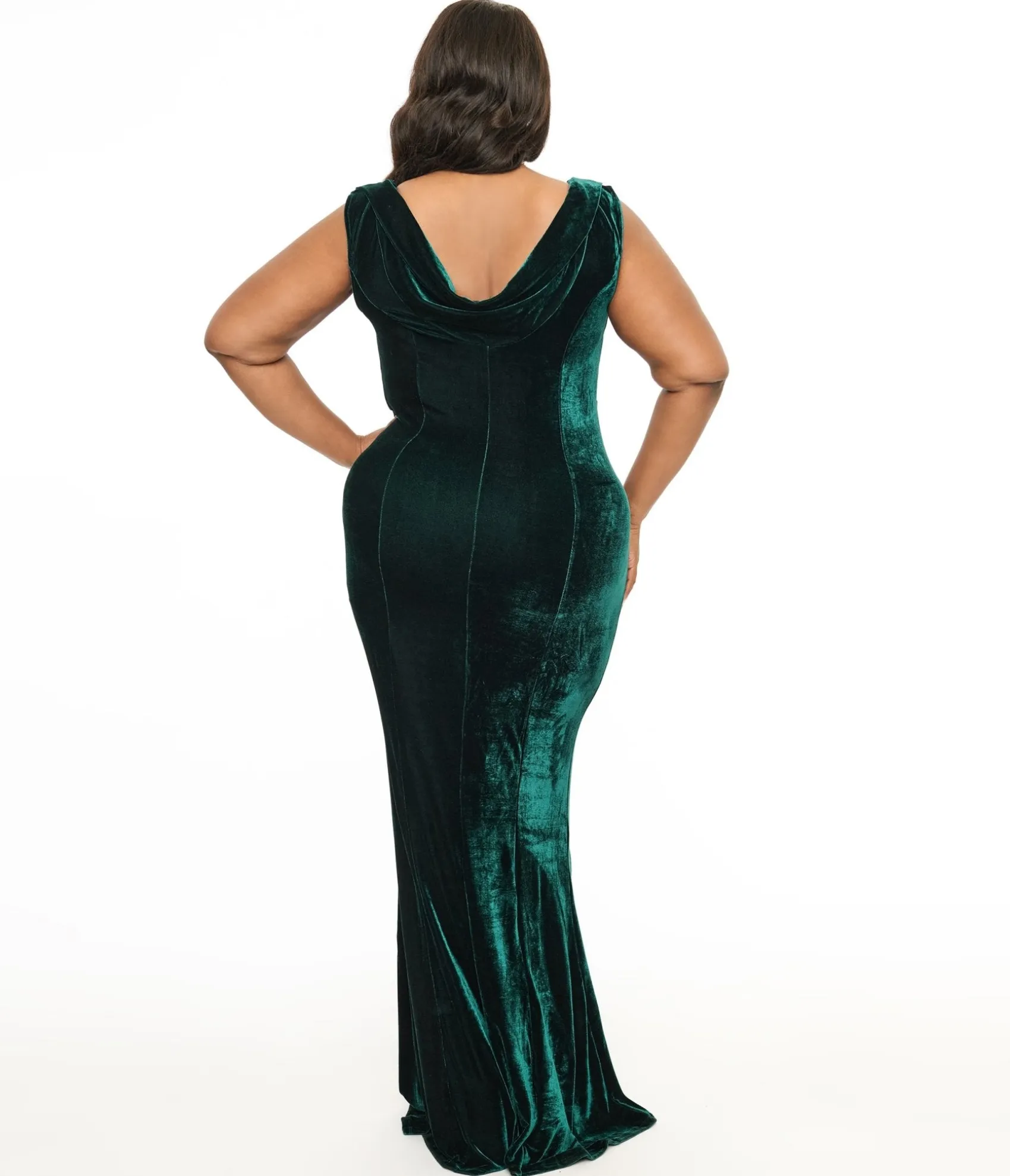 Unique Vintage Plus Size 1930s Emerald Green Velvet Goldwyn Gown