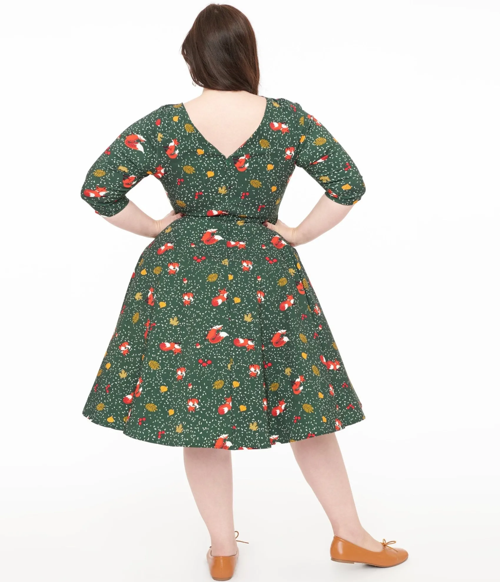 Unique Vintage Plus Size 1950s Green Winter Fox Devon Swing Dress
