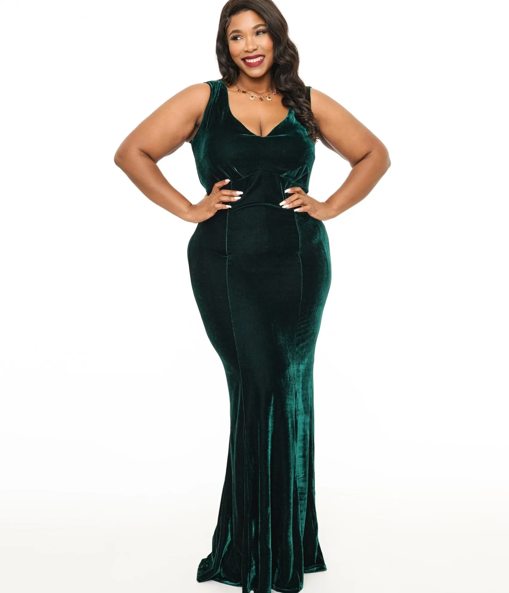 Unique Vintage Plus Size 1930s Emerald Green Velvet Goldwyn Gown