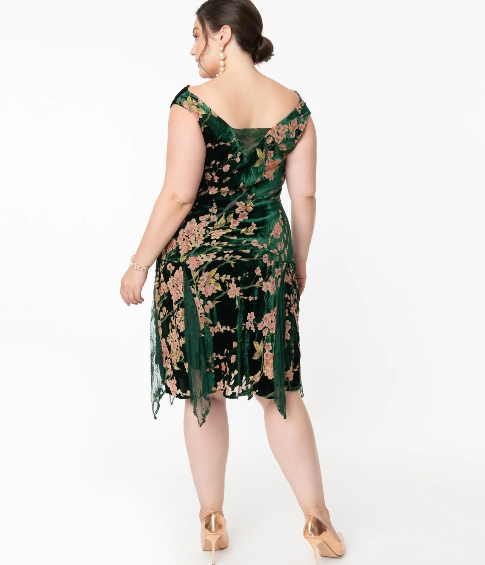 Unique Vintage Plus Size 1920s Emerald Velvet Floral Burnout Hemingway Flapper Dress
