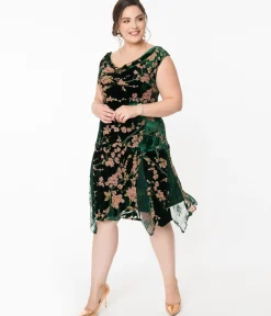 Unique Vintage Plus Size 1920s Emerald Velvet Floral Burnout Hemingway Flapper Dress