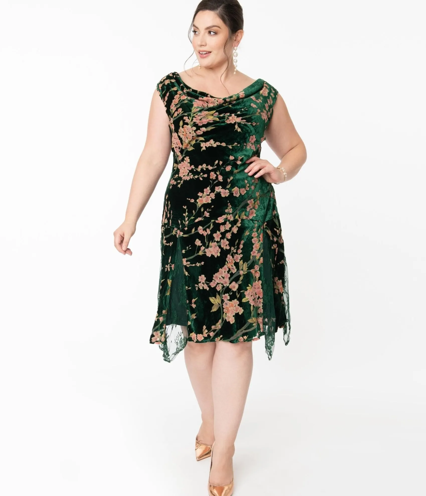Unique Vintage Plus Size 1920s Emerald Velvet Floral Burnout Hemingway Flapper Dress