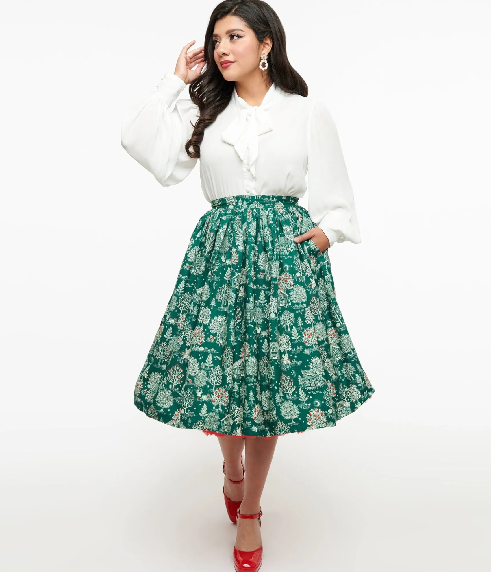 Unique Vintage 1950s Green Winter Print Gellar Swing Skirt