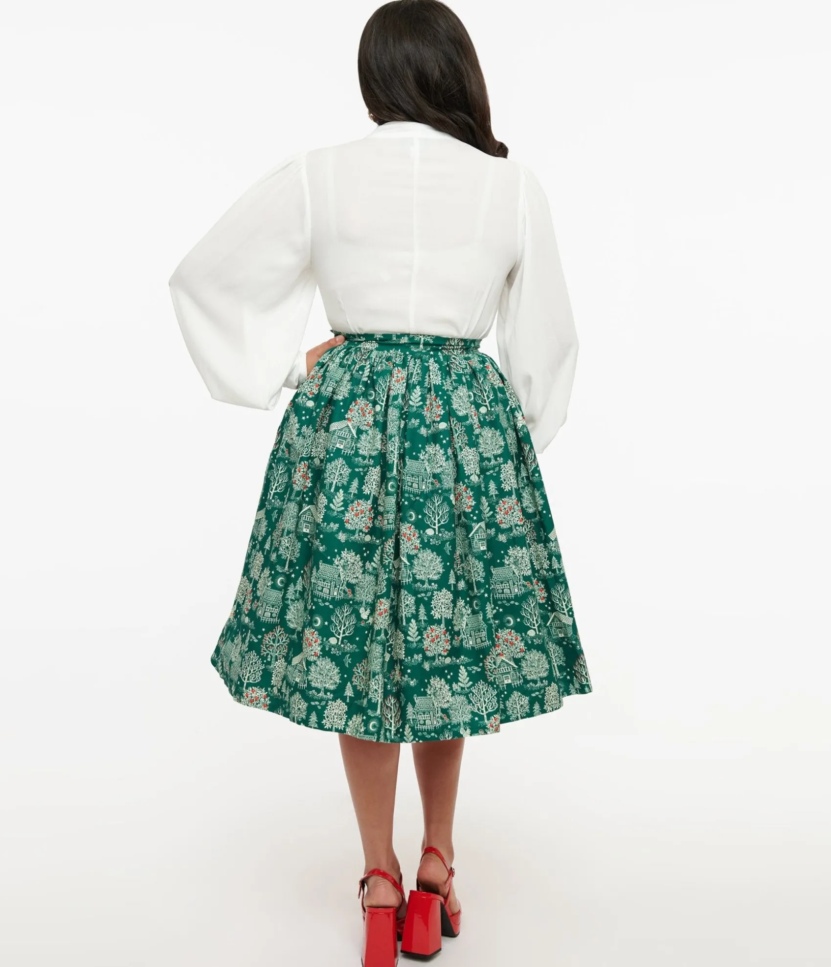 Unique Vintage 1950s Green Winter Print Gellar Swing Skirt