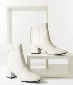 Unique Vintage White Leatherette Mod Sinatra Bootie