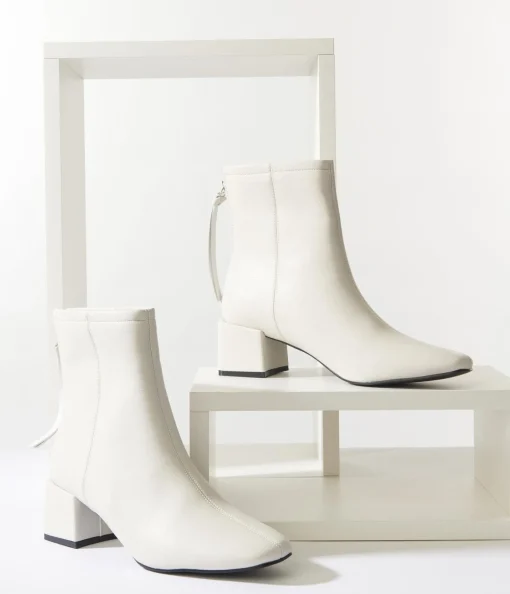 Unique Vintage White Leatherette Mod Sinatra Bootie