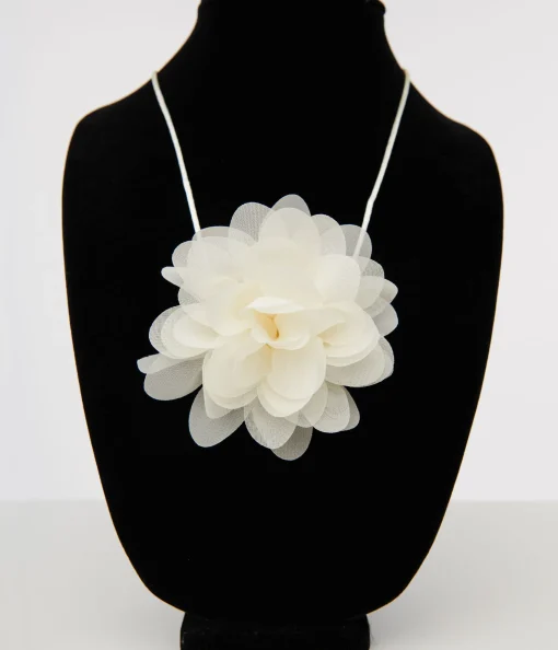 White Flower Necklace